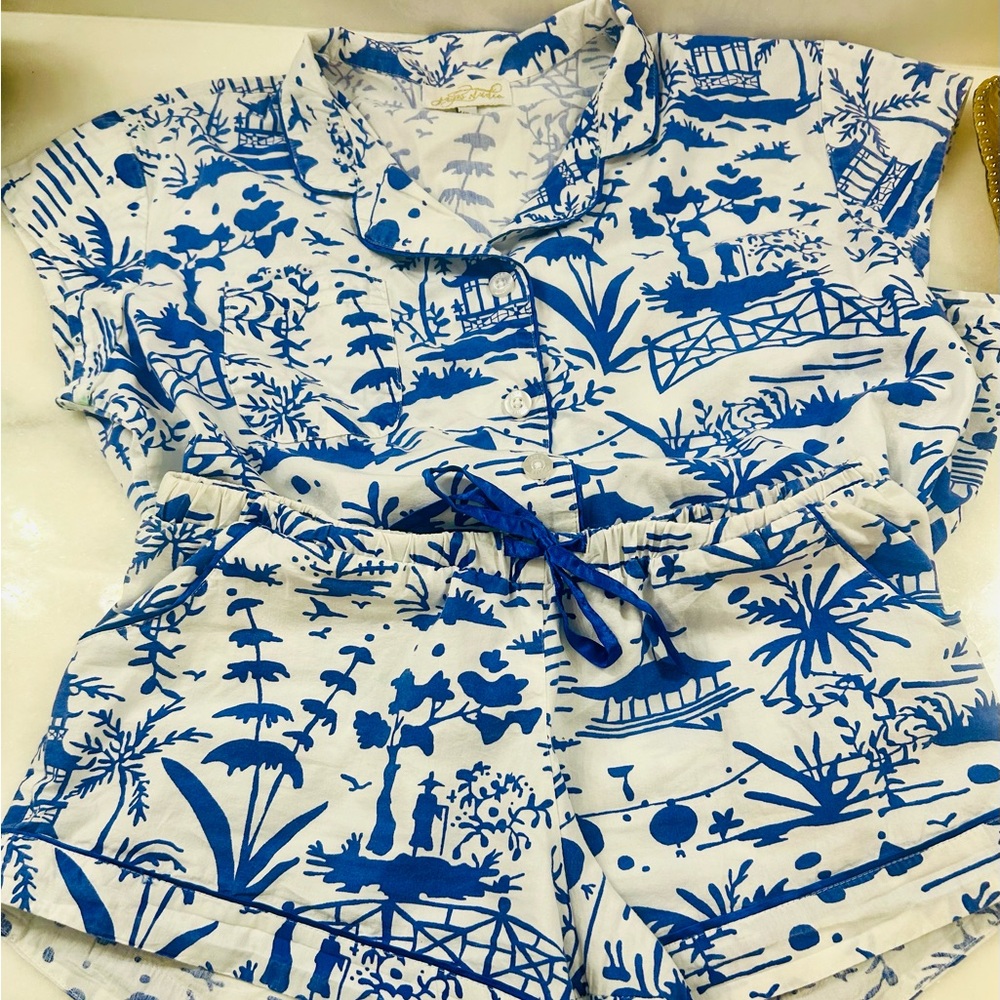 Blue and White chinoiserie pajama set 💙🤍